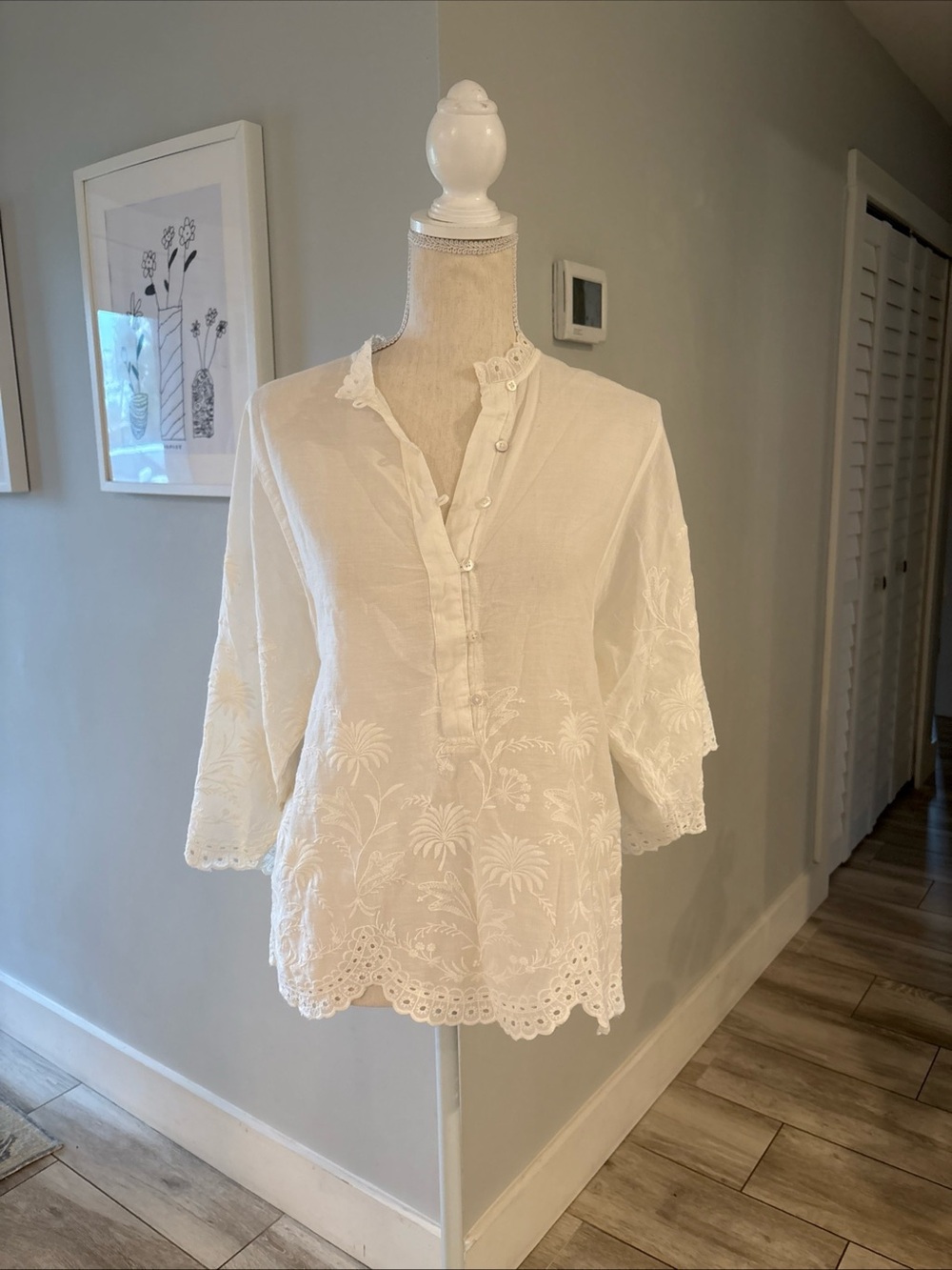 Hartford Women’s White Embroidered Cotton Tunic Top